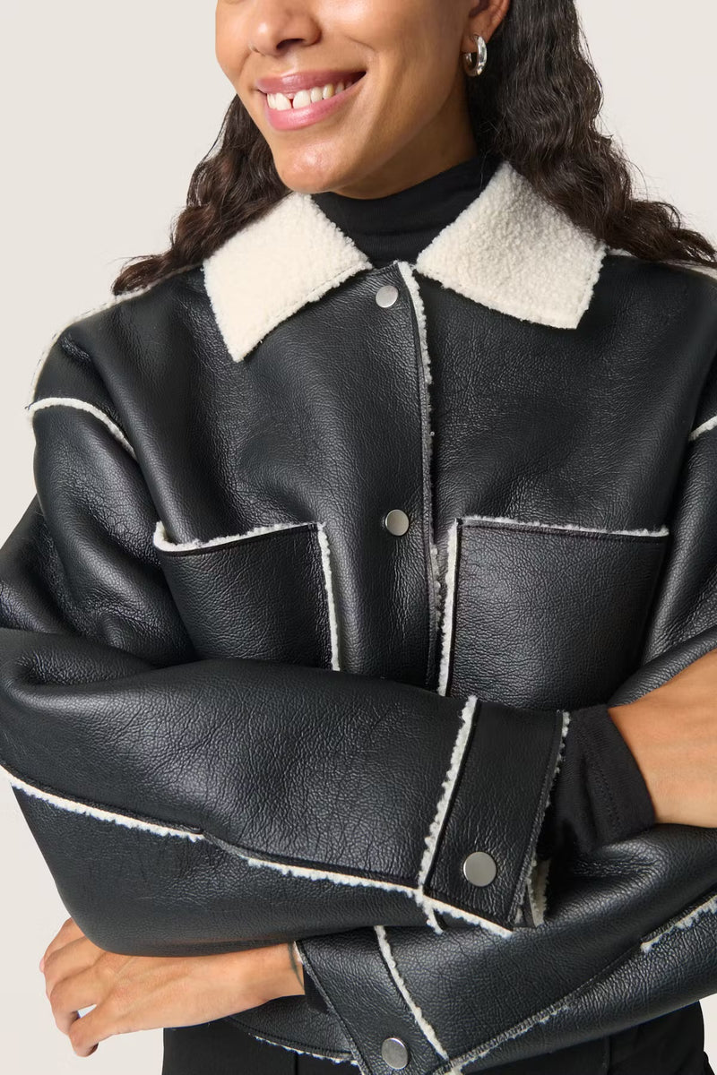 Soaked in Luxury Women’s SLLoise Jacket in Black