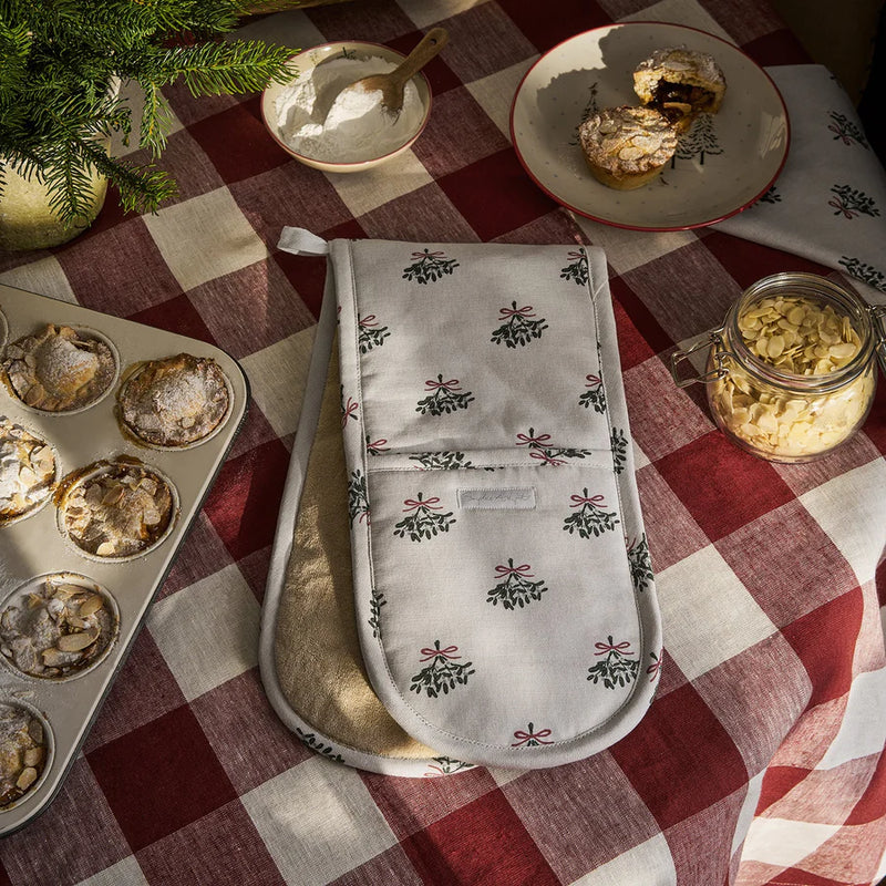 Sophie Allport Double Oven glove Mistletoe