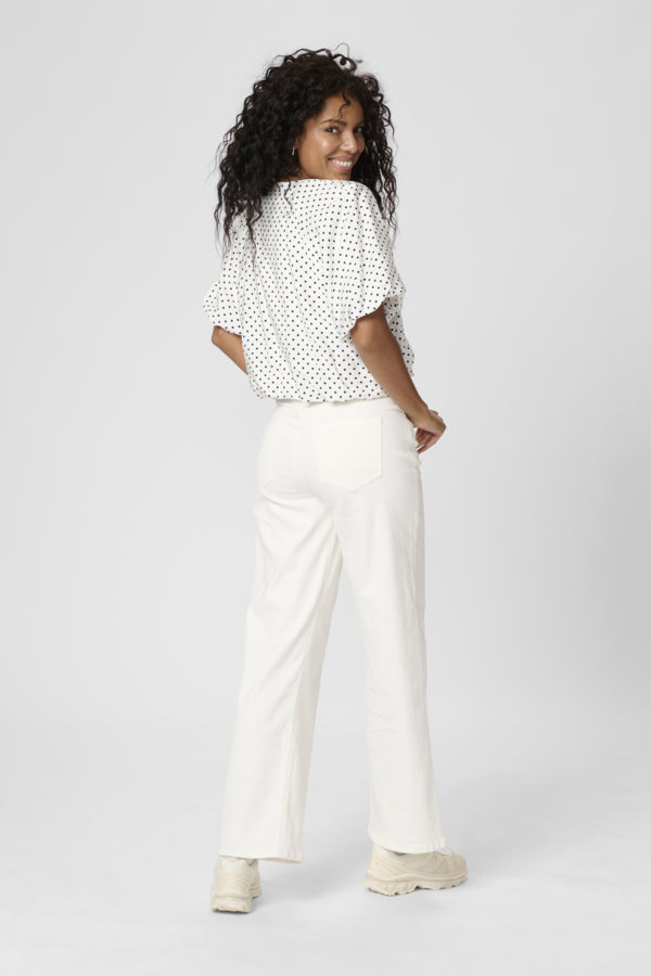 Kaffe Women’s Gwen Blouse in Chalk/Black Dot
