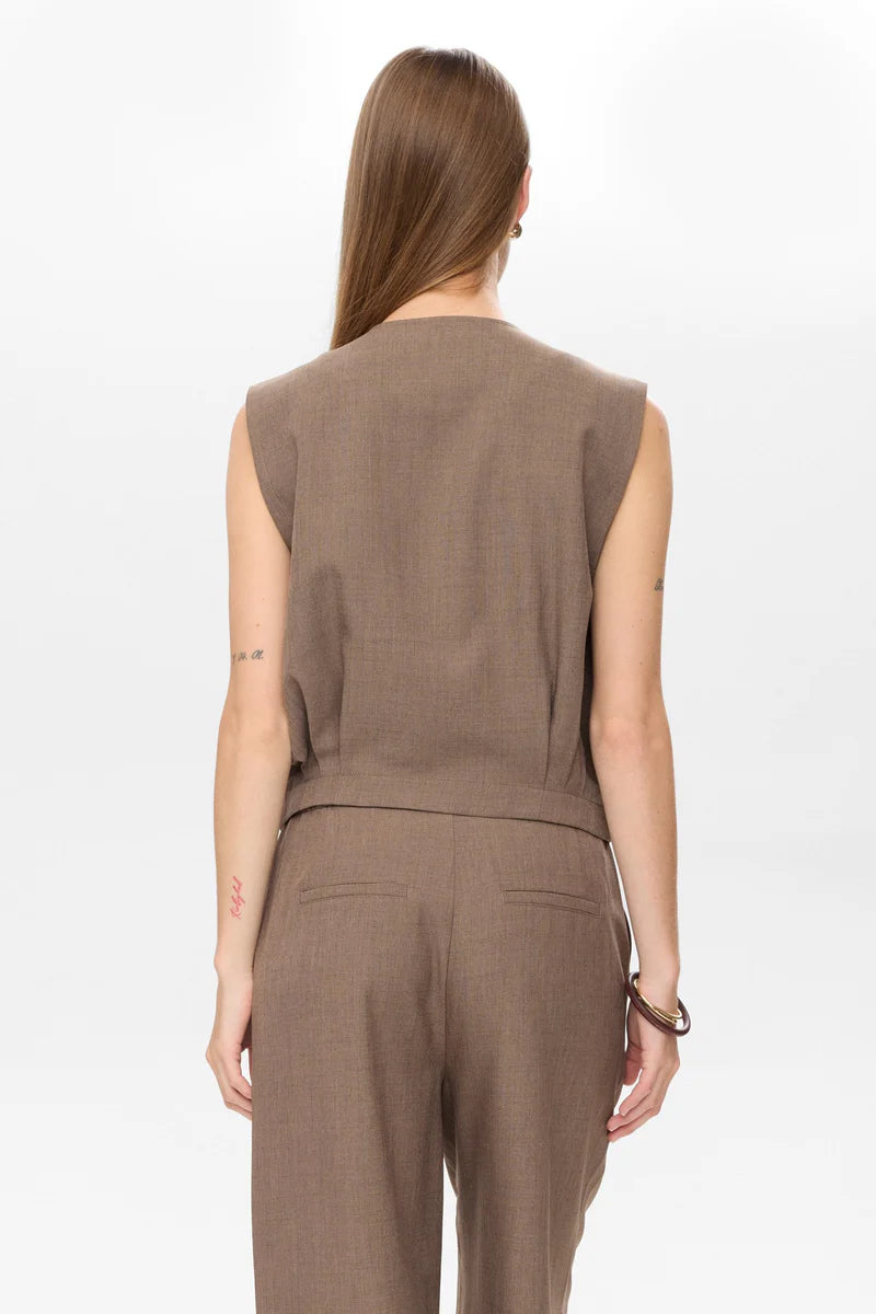 Numph Ladies Nushelly Waistcoat In Brown Lentail Melange, Shelly