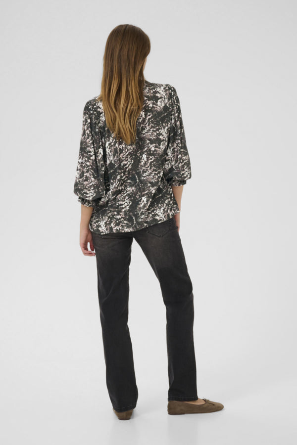 Kaffe Women’s Kalinda Amber Blouse in Black/ Grey Abstract