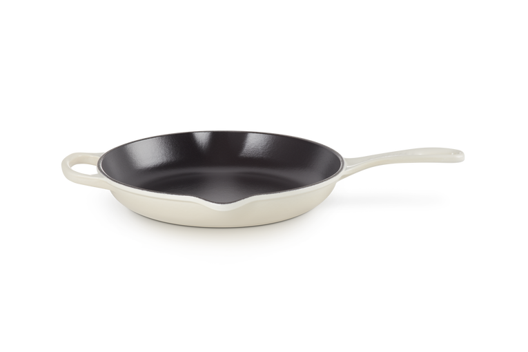 Le Creuset Cast Iron Round Skillet in Meringue  -26cms