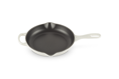 Le Creuset Cast Iron Round Skillet in Meringue -23cms