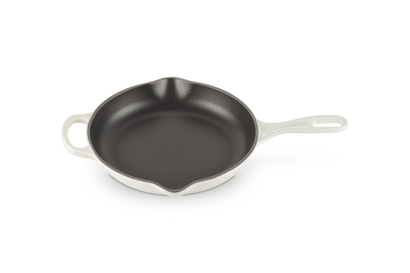Le Creuset Cast Iron Round Skillet in Meringue -23cms