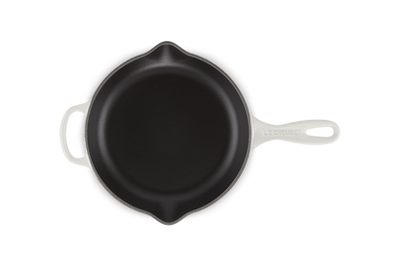 Le Creuset Cast Iron Round Skillet in Meringue -23cms