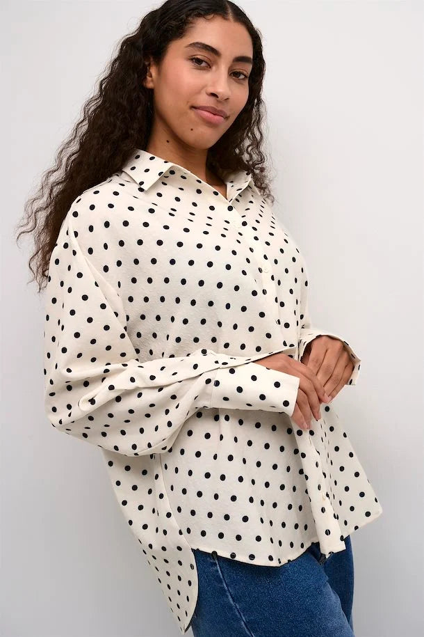 Kaffe KAoscarna Shirt in chalk and black dot