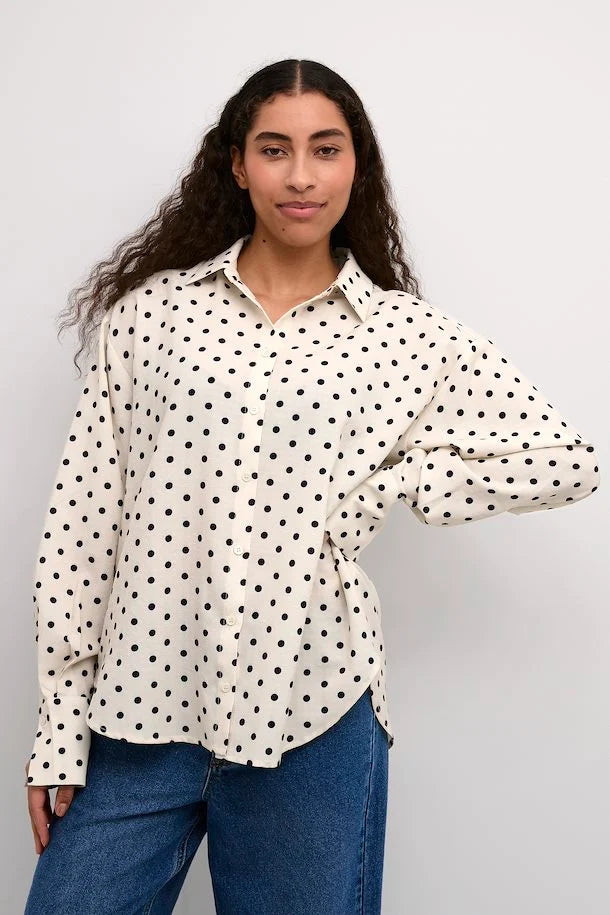 Kaffe KAoscarna Shirt in chalk and black dot