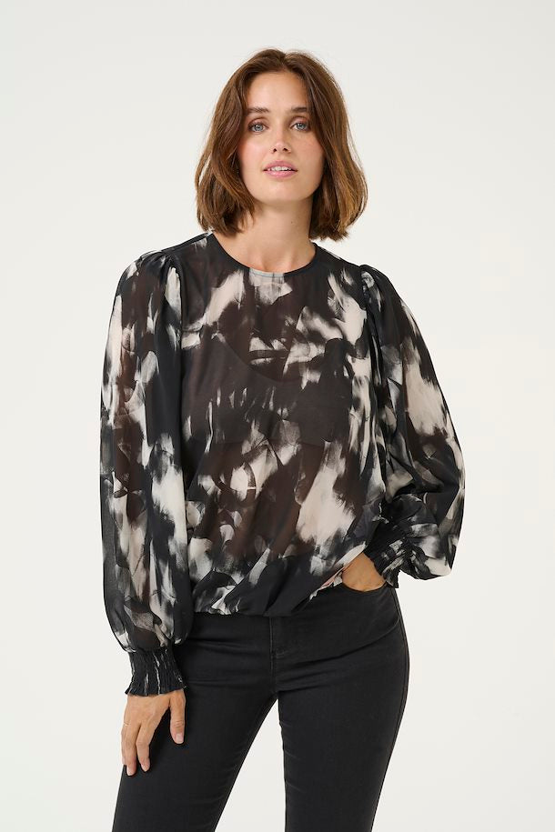 Kaffe Women’s KAaska Blouse in Black/Grey Blurry Graphic