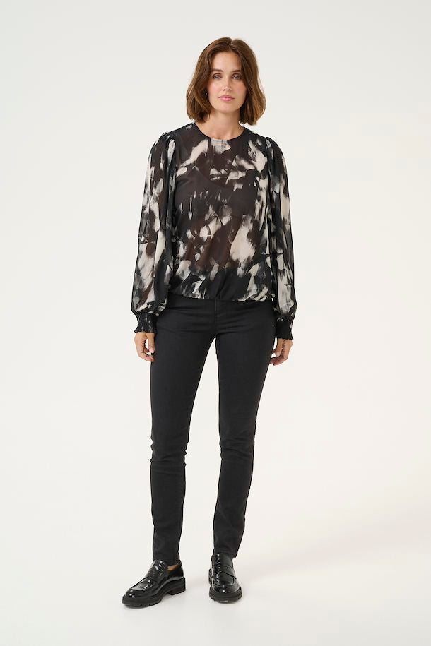 Kaffe Women’s KAaska Blouse in Black/Grey Blurry Graphic