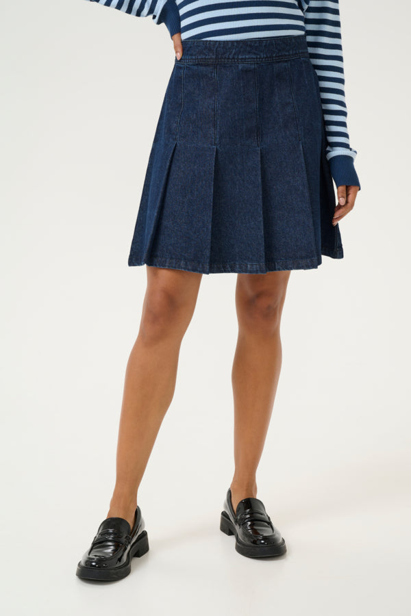 Culture Women’s CUbink Roselle Skirt in Dark Blue Wash