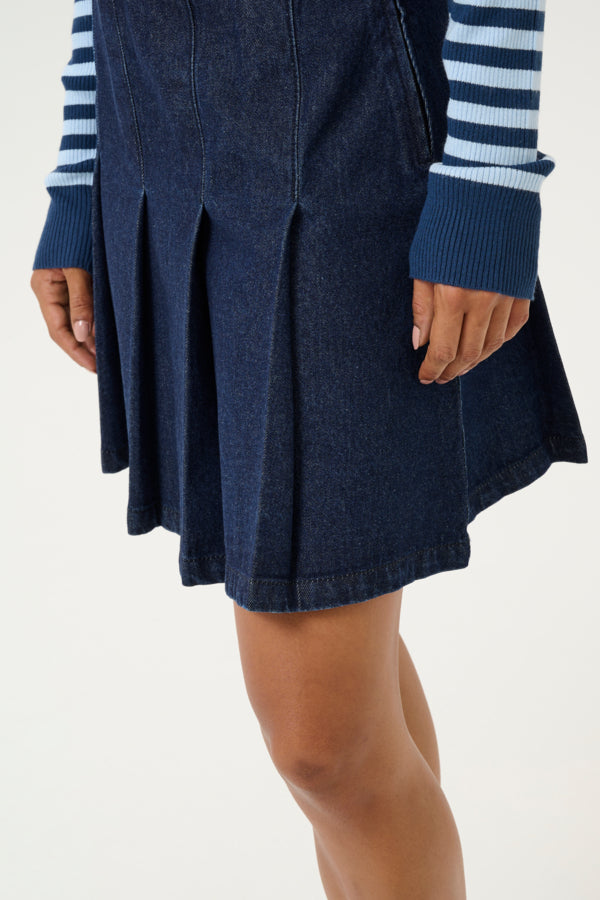 Culture Women’s CUbink Roselle Skirt in Dark Blue Wash