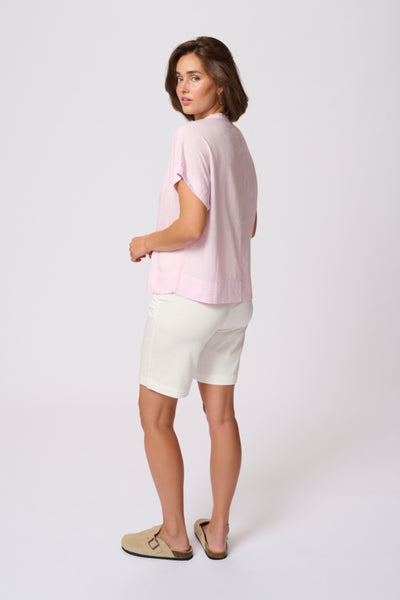 Kaffe Women’s KAlea City Shorts in Chalk