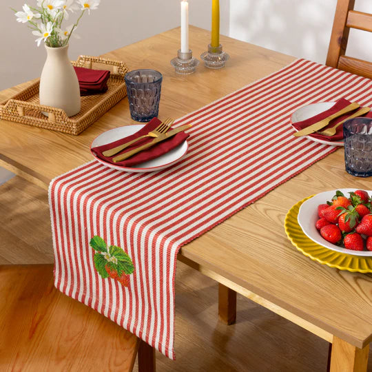 Wylder Strawberry Stripes Indoor/Outdoor Table Runner STRAWBERRY SPRIPES