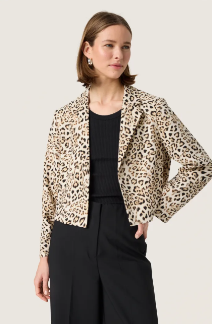 Soaked In luxury SlShirley Ladies Cropped Printed Blazer In Leopard Print