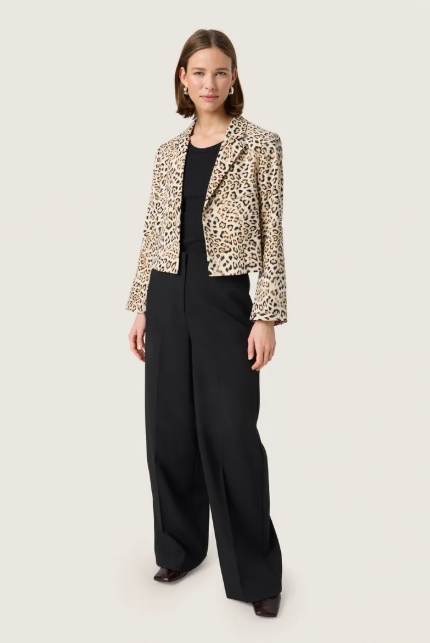 Soaked In luxury SlShirley Ladies Cropped Printed Blazer In Leopard Print