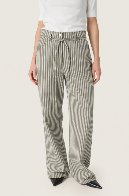 Soaked In Luxury Ladies SlLibby Maisa Jeans In Grape Leaf Denim Stripe