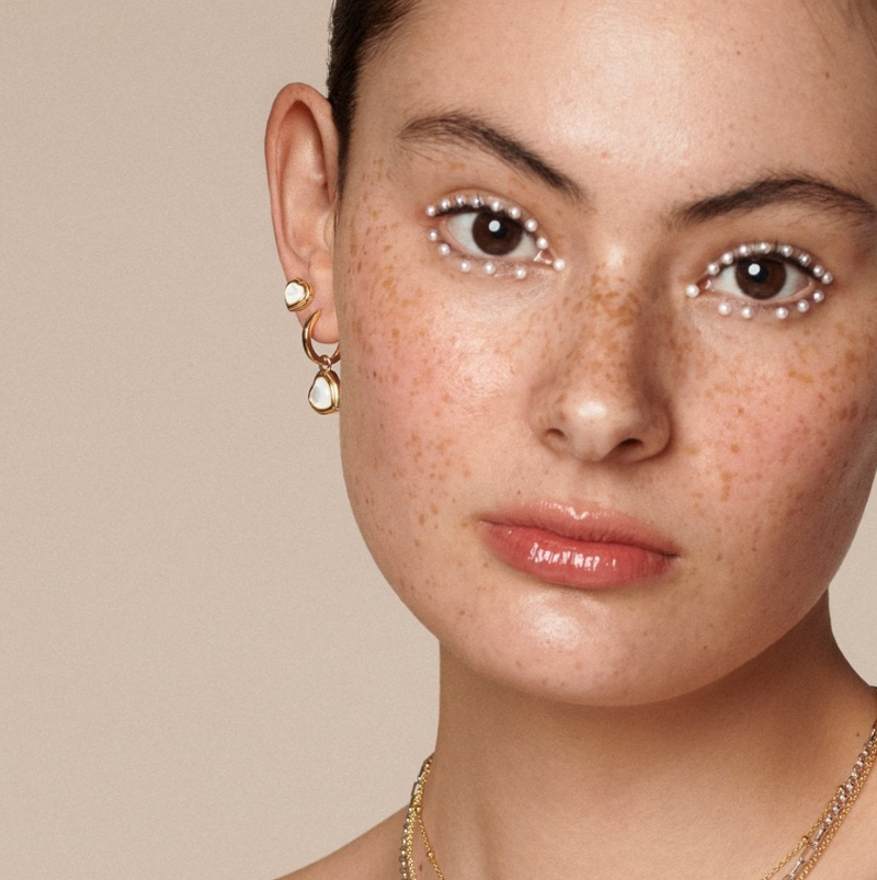 Hot Diamonds Heart Stud Earrings - MOP - 18ct gold plate