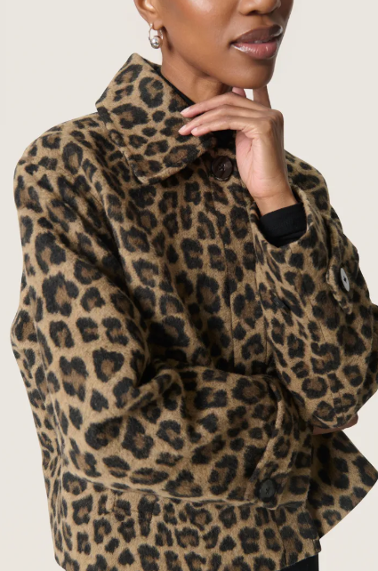 Soaked In Luxury SLleony Akeleje Jacket  In Leopard Jacquard