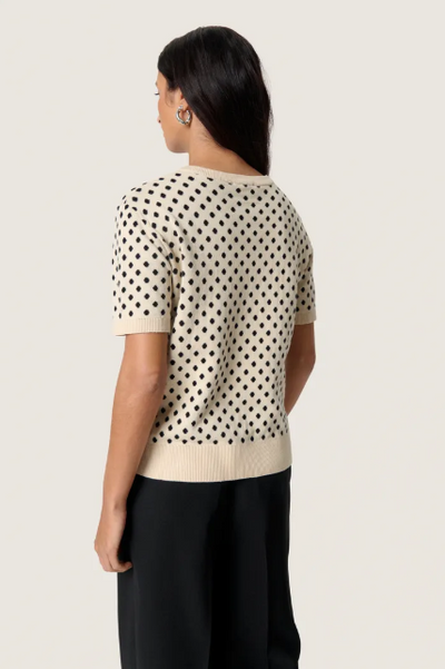 Soaked In Luxury Ladies SlGaya Pullover ss In Sandshell With Black Dot