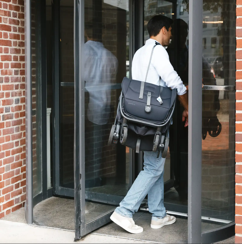 UPPAbaby Minu® V3 Jake -  Charcoal | Carbon Frame | Black Leather