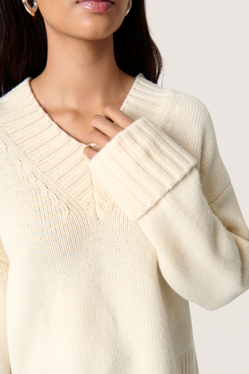 Soaked in Luxury Ladies V Neck Pullover SLMoline, Moline in Whisper White