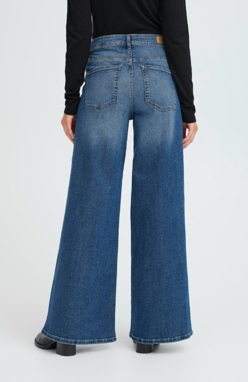 Ichi Ladies IHTWIGGY WIDE Jeans In Medium Blue