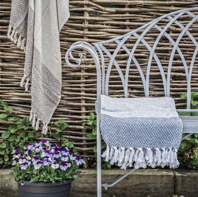 Duchess Outdoor Bench