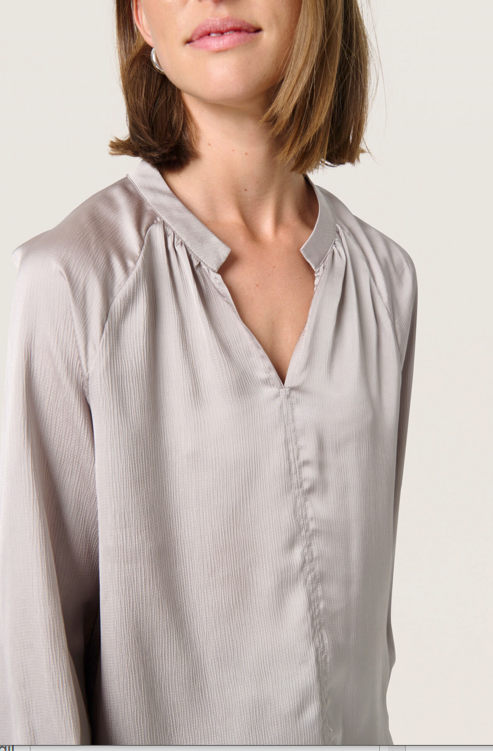 Soaked In Luxury Ladies SLIoana Blouse In Porpoise