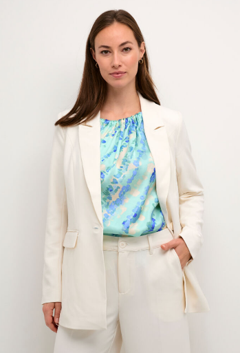 Culture Ladies CUClara Long Blazer in Spring Gardenia, Clara