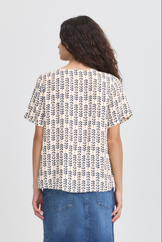 Ichi Ladies IHvera SS25 Top In Birch Ikat Stripe