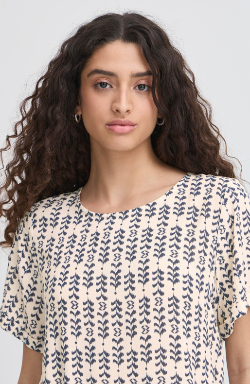 Ichi Ladies IHvera SS25 Top In Birch Ikat Stripe