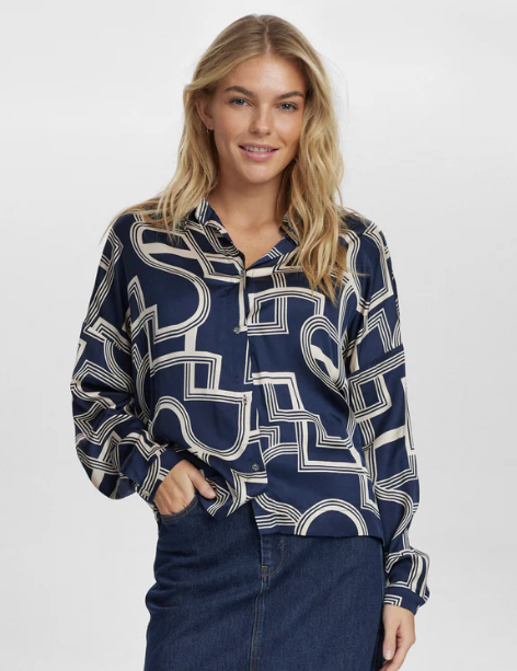 Numph Ladies NuLetty Loose Shirt in Dark Sapphire