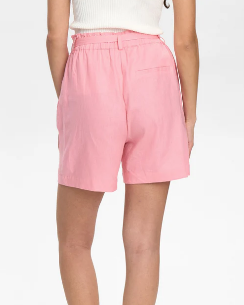 Numph Ladies NUYngva Shorts in Flamingo Pink, Yngva