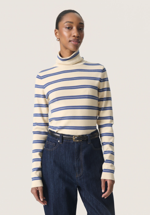 Soaked in Luxury Ladies SLSpina Striped Roundneck pullover in sandshell bijou Blue