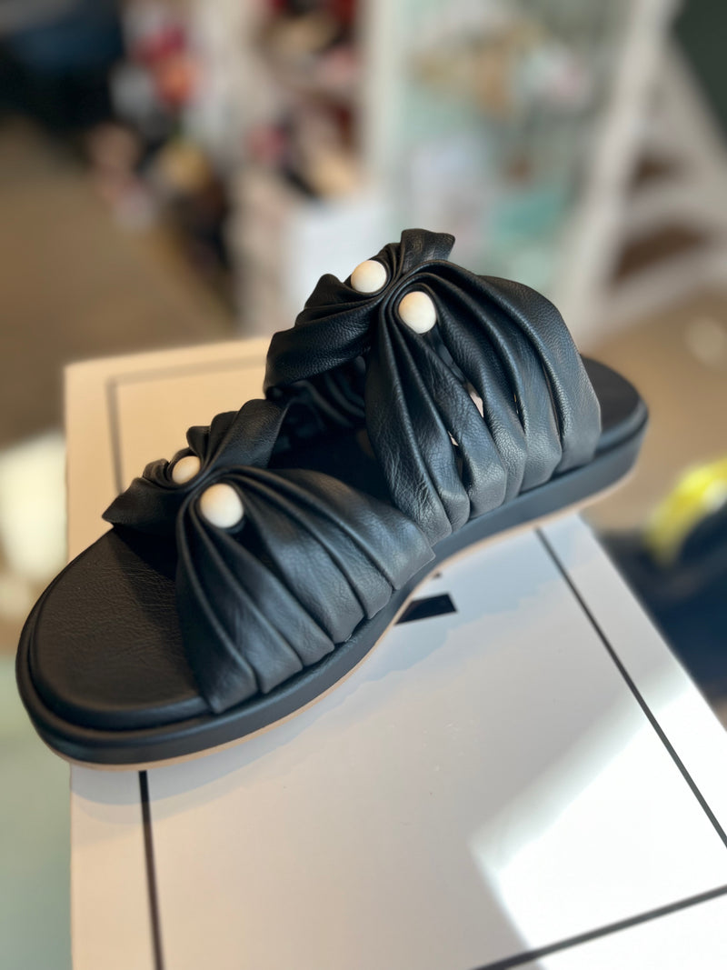 Bagatt Womens D31-AED91-5000 Sandals - Black
